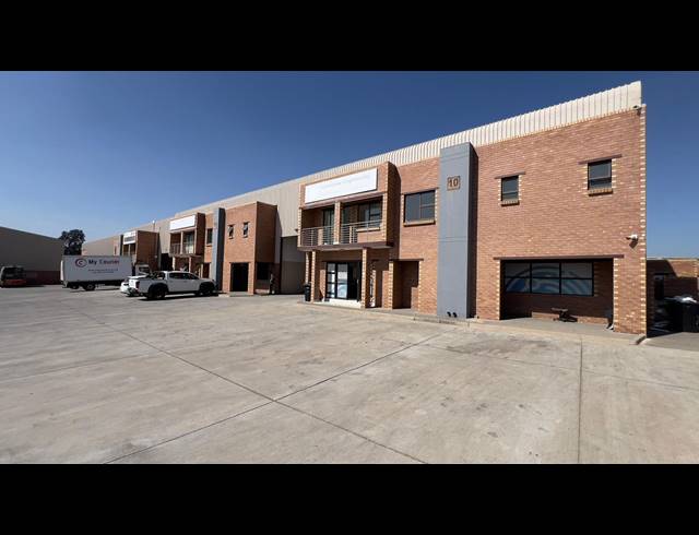1,189M² WAREHOUSE TO LET IN AIRPORT PARK